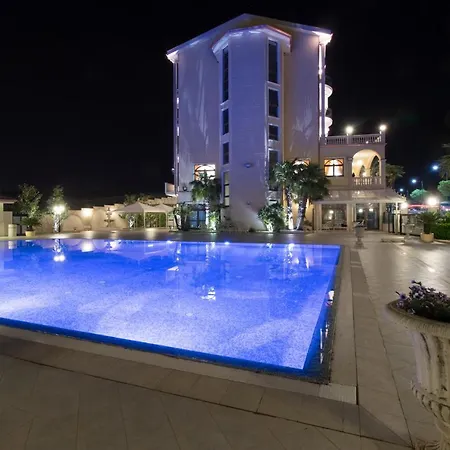 Federico Ii Otel 4*